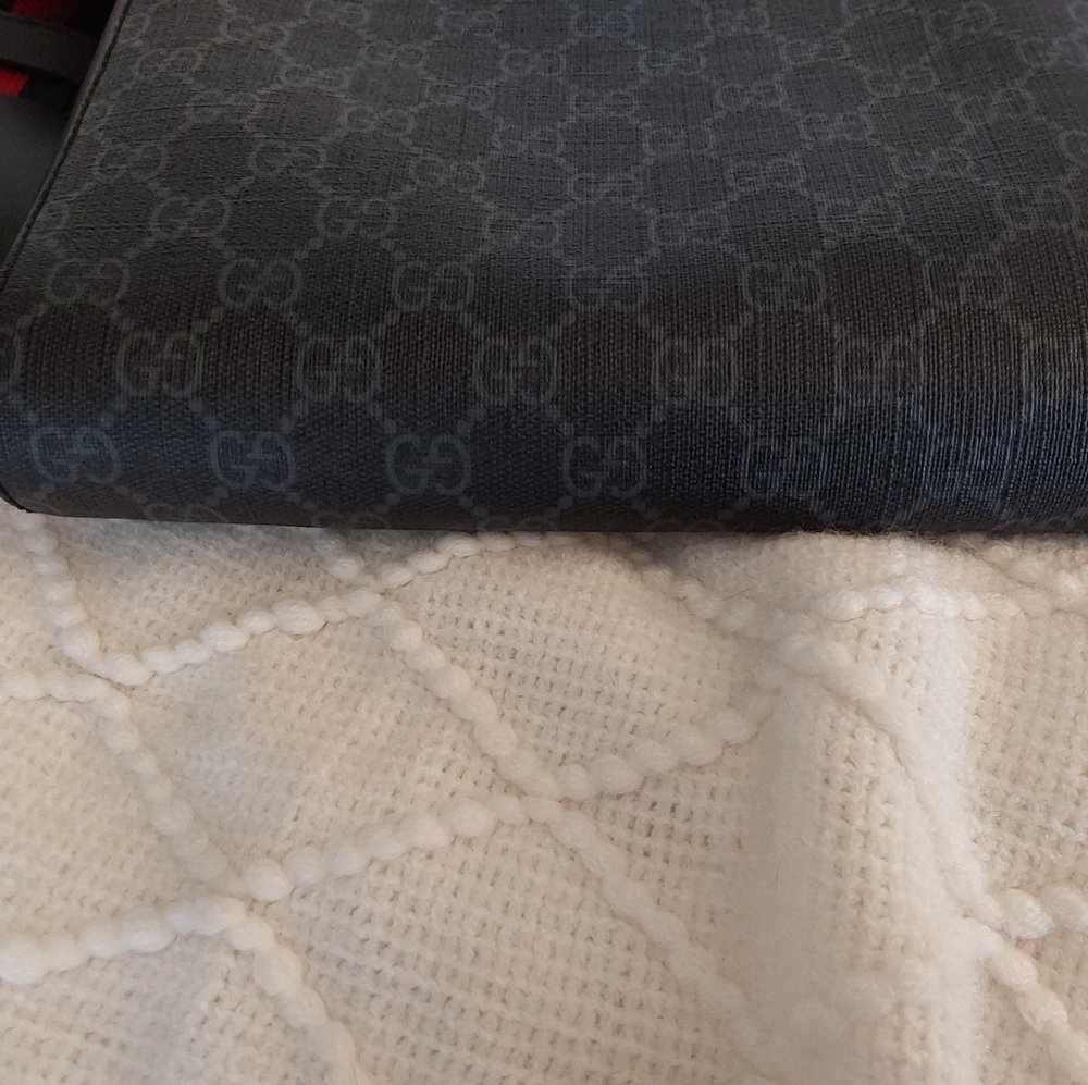 GUCCI GG MENS MESSANGER BAG - Picture 7 of 15